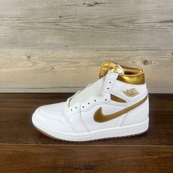 Air Jordan 1 Retro High OG Metallic Gold Womens Size 9.5 White FD2596 107 - Picture 2 of 10